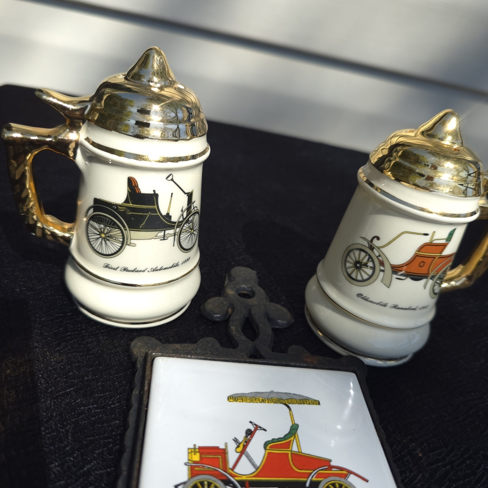Vintage Car Themed salt & Pepper Shakers With Cast Iron & Tile Stand - Picture 2 of 5